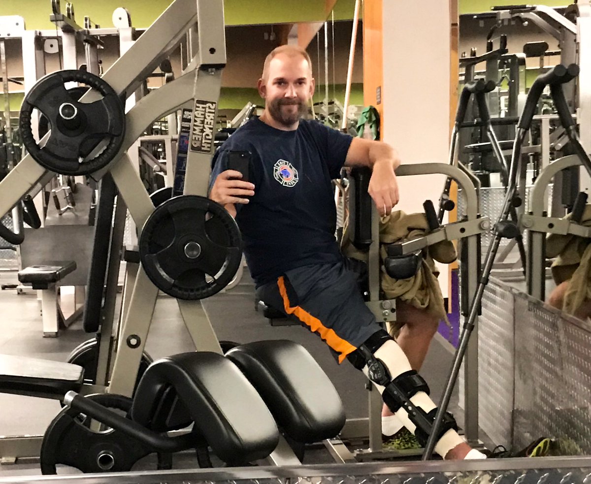 GET IT. Post op leg means upper body gym time. Rehabbing a bjj injury. #disciplineequalsfreedom #getit <a href="/jockowillink/">Jocko Willink</a> <a href="/DrewCathers/">Drew Cathers, MD</a>