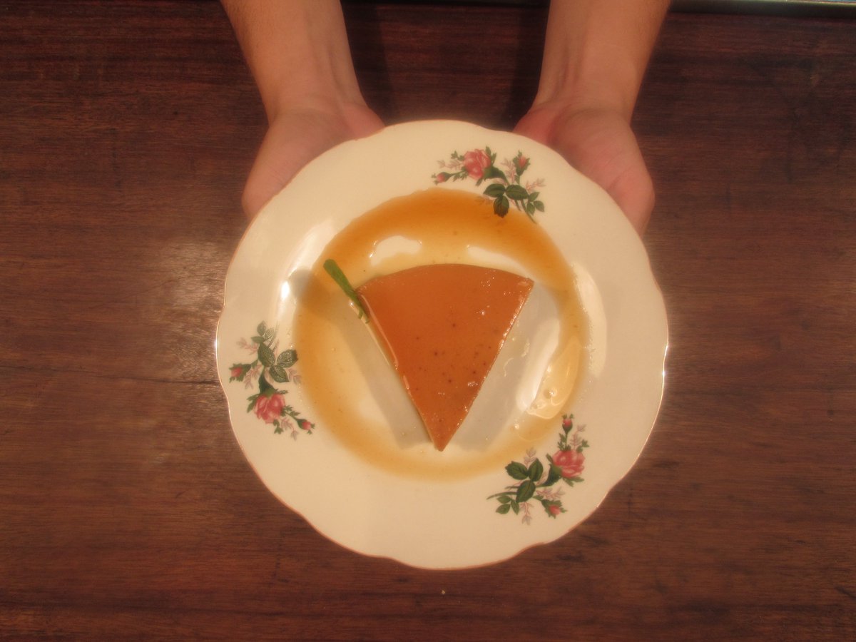 Quesillo de Sarrapia y Ron Dorado. 

Un clásico con sabores únicos para finalizar tu visita en nuestros espacios. 

#GuillerminaRest #LaAsunción #IslaDeMargarita #Venezuela #CocinaDeBodega #Gastronomía #Turismo