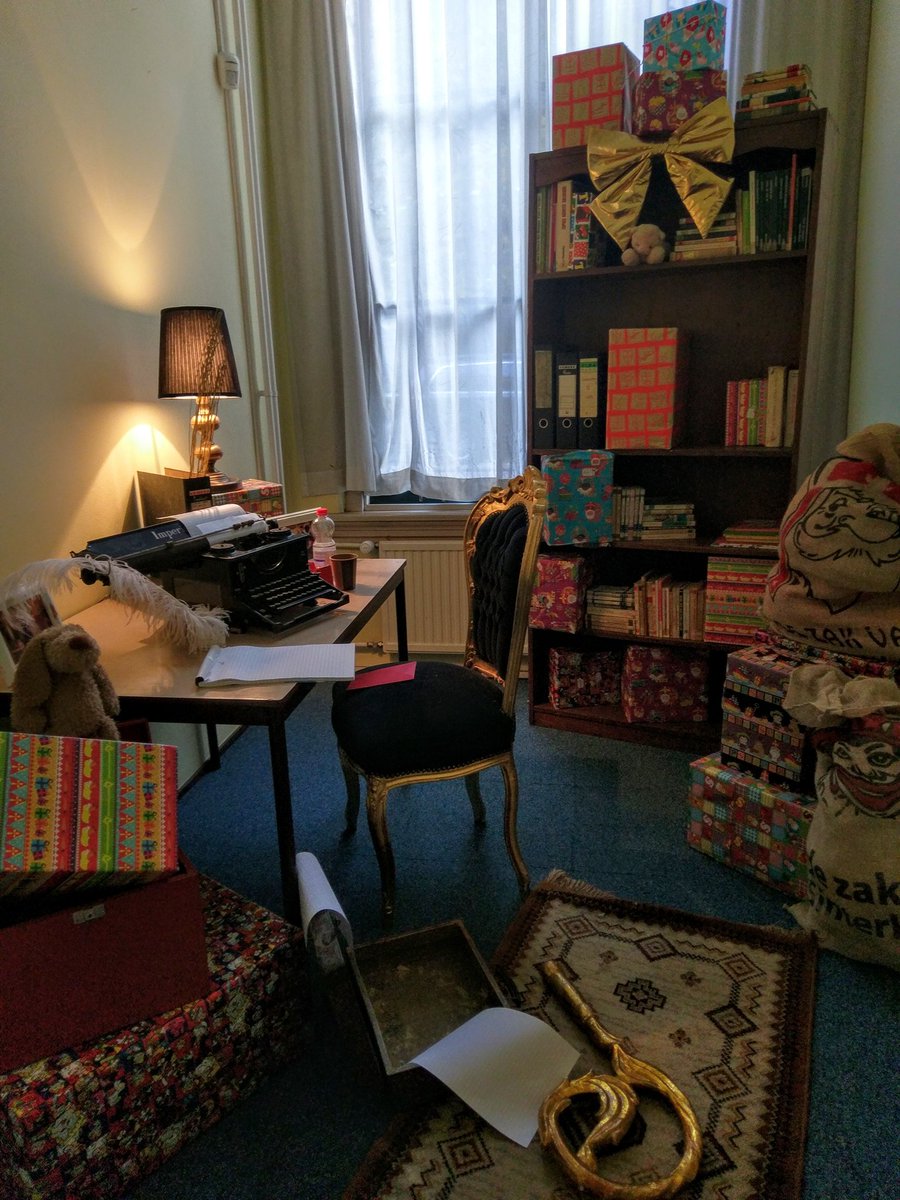 Sinterklaashuis #Dordrecht bijna klaar voor de komst van de Sint......sinterklaashuis.nl...