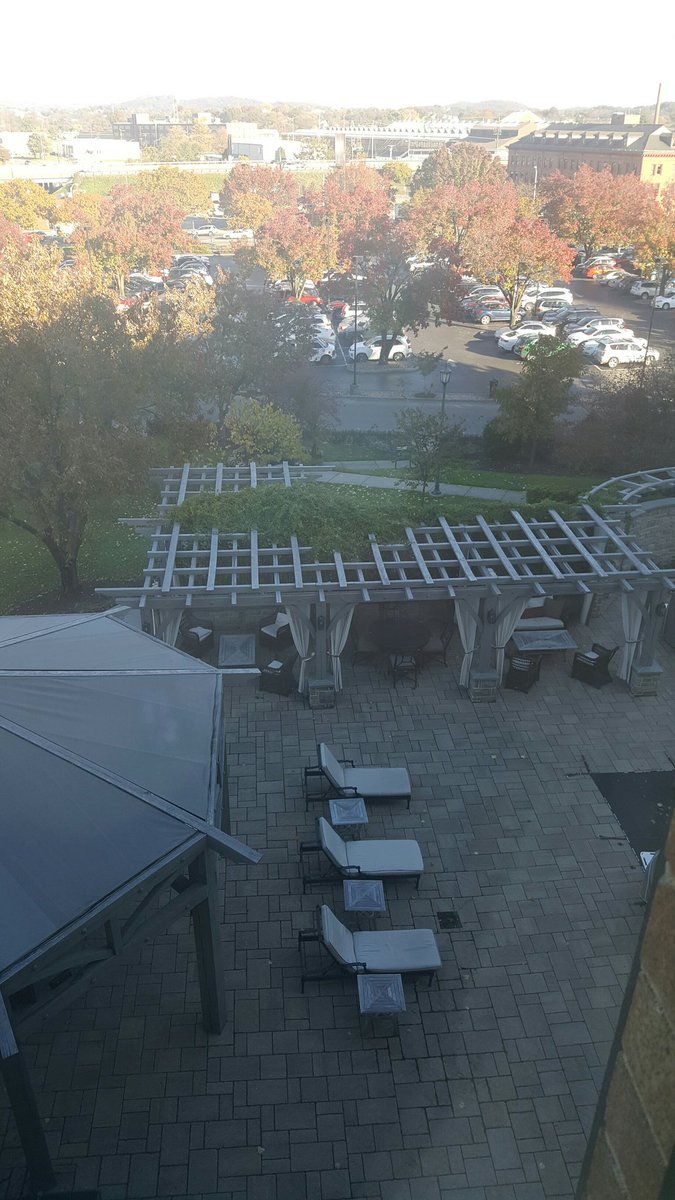 DrinksJessica's tweet photo. View from my hotel room @TheHotelRoanoke !  #VAASL tomorrow and I'm ready to get my learn on 😎 https://t.co/XuK4lha8h0