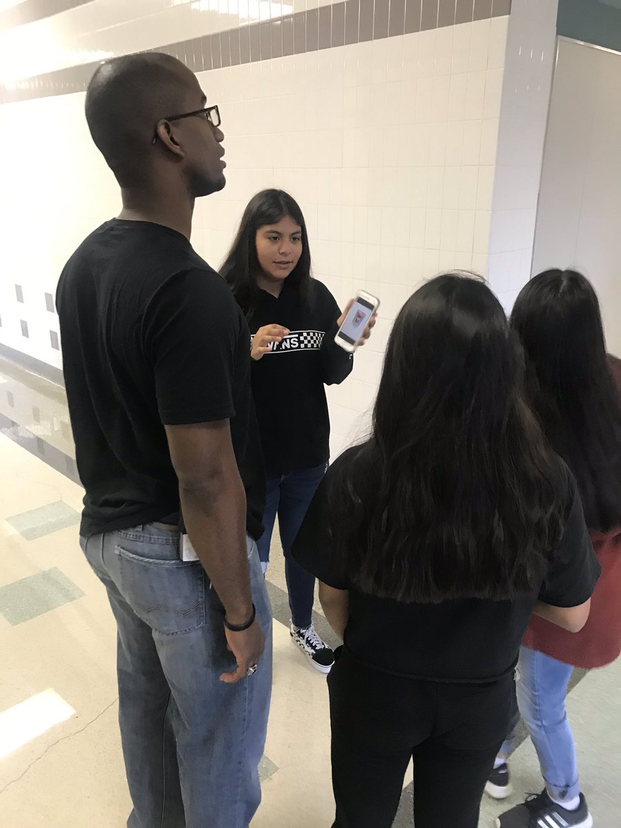 MrsBabbSci's tweet photo. A leader gets involved and builds relationships. It’s a great day in education around here today and every day. Kids actively learning and discussing science alllll day long. @CainConnection @DerriceR  #CainStrong https://t.co/XlNDpHqjzg
