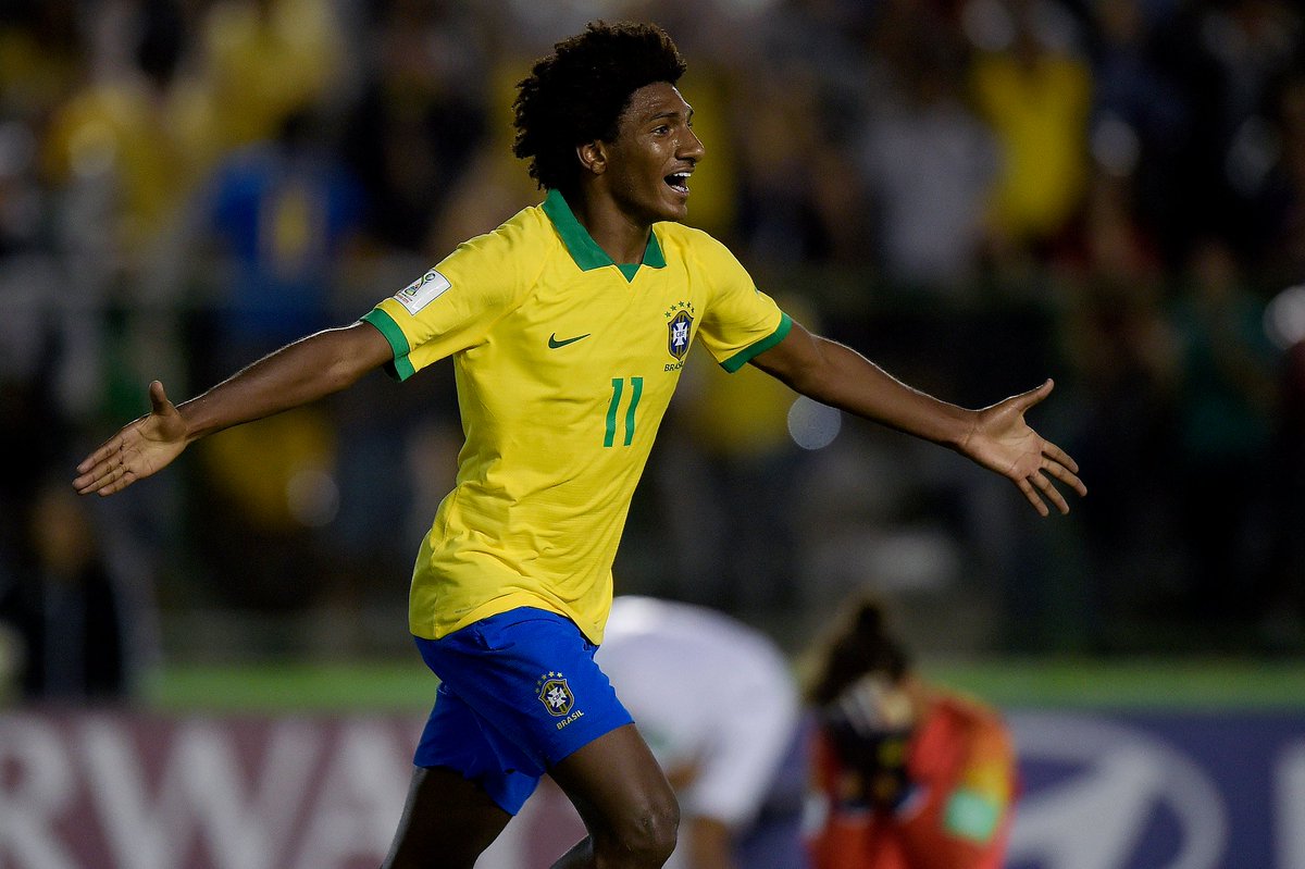 CBF_Futebol's tweet photo. NOITE DA MOLECADA! Hoje o Brasil torce pelos meninos da #SeleçãoSub17 contra o Chile valendo vaga nas quartas do Mundial! #JogaBola

🇧🇷🇨🇱 A bola rola às 20h (de Brasília) com transmissão AO VIVO do @SporTV!

Fotos: Alexandre Loureiro/CBF https://t.co/LaF32owSEc