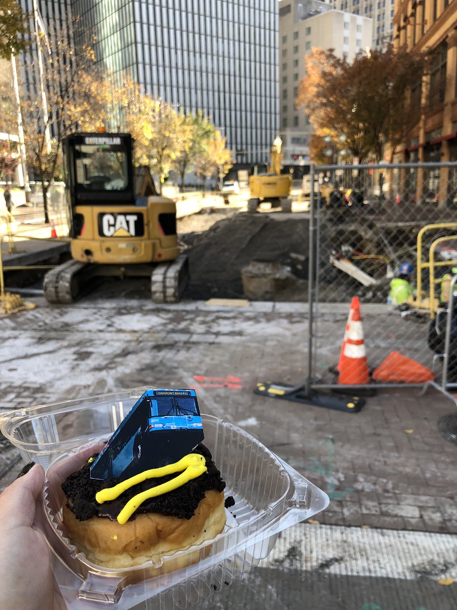 alliewagon's tweet photo. In case anyone was wondering if I took a picture of a Pittsburgh sinkhole donut in front of the Pittsburgh sinkhole today, I did #pittsburghsinkhole https://t.co/sg1YdPPGbr