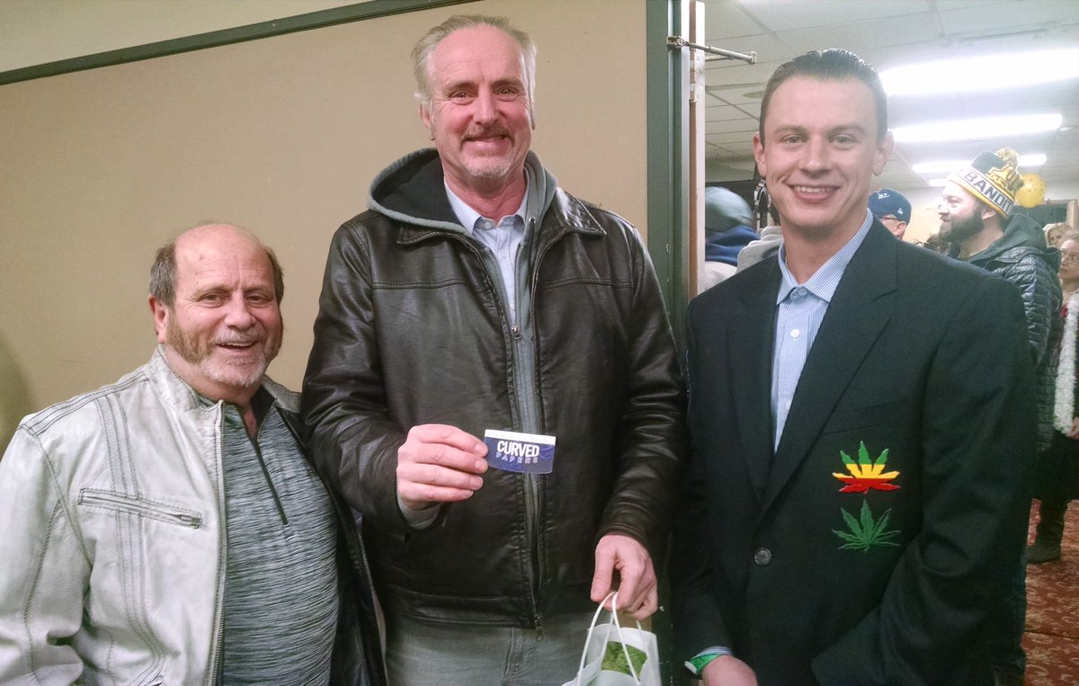 CurvedPapers's tweet photo. Who's going to #THC #TheHarvestCup this weekend? #curvedpapers in #swagbags #Fridaynight. We had first booth ever when show started. Has turned out to be a winner. A great show every year and a fixture on the #MA #CannabisCalendar. #easytoroll #NORMLtoroll
https://t.co/RADN4jrAY6 https://t.co/dgu5wYi14K