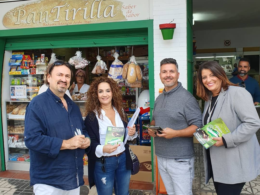 axsiencadiz's tweet photo. Jose Manuel Acosta está recorriendo la provincia. #Barbate ha sido una de las paradas realizadas para el reparto electoral de @AndaluciaxSi junto a integrantes de @Axsi_Barbate.

💚💚💚💚💚💚
https://t.co/cAKe0H9Ez1
#AndalucíaFuerteEnMadrid #eleccionesgeneralea10N #10N https://t.co/UnZCViqyzQ