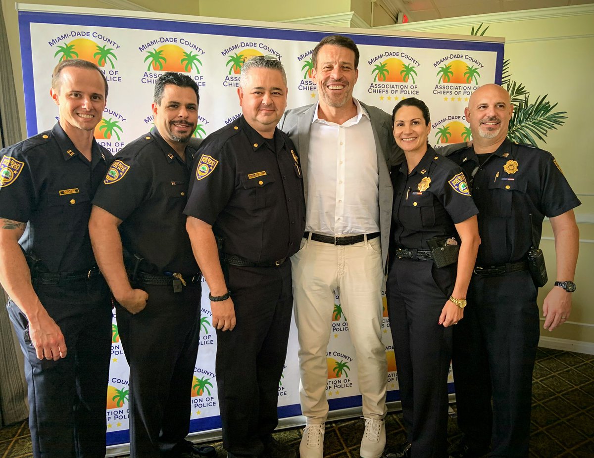 DDelaespriella's tweet photo. Look at who stopped by today at the @MiamiDadeChiefs Executive  Board lunch meeting, just in time to welcome our 3 new Captains (George, @CaptMRiveroMBPD , Garcia).  Thank you @TonyRobbins for your words of encouragement and support of the law enforcement community. https://t.co/rmQmY6wYlD