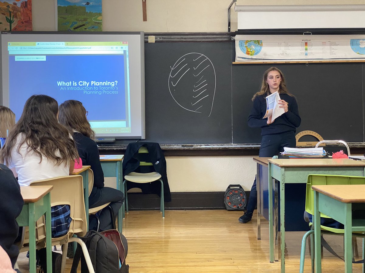jasontsang's tweet photo. World Town Planning Day activities with a Grade 12 World Issues class at Loretto Abbey Catholic Secondary School.  Great bunch of students learning about urban planning with @CityPlanTO @ruaplanner #wtpd #wtpw #whatplannersdo https://t.co/3qialOsZks