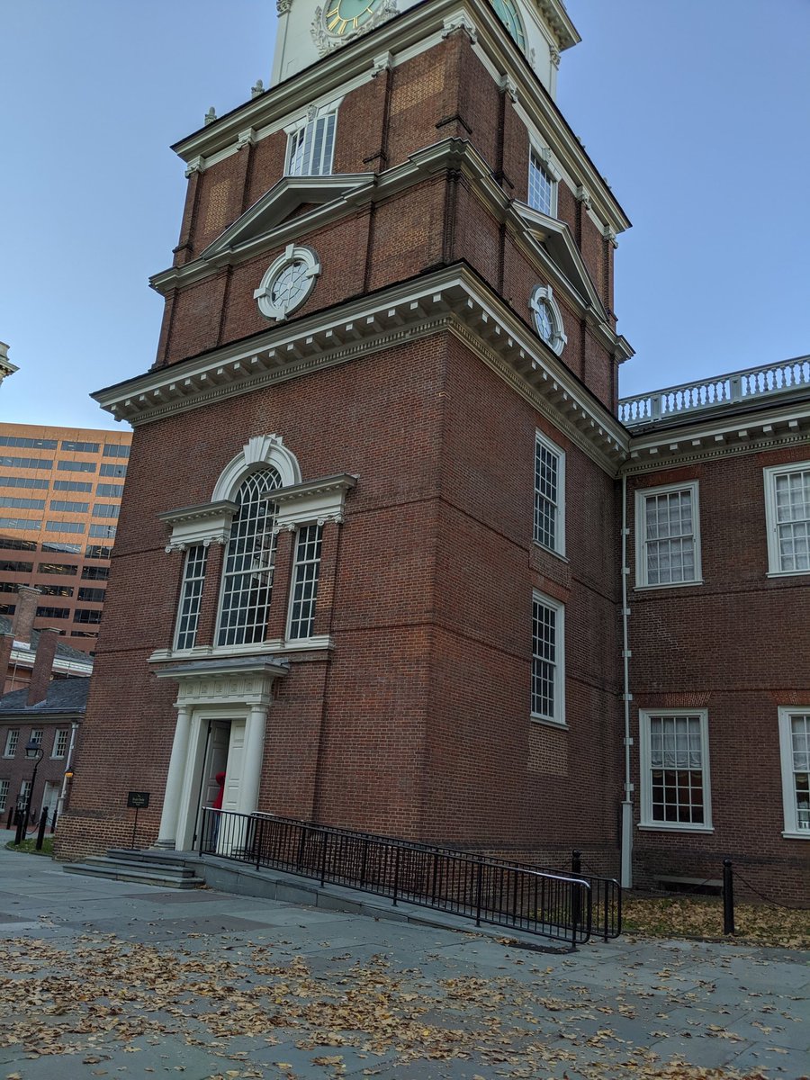 GeierMicky's tweet photo. Bus 4 ready to go into Independence Hall. https://t.co/l5OWPA5iYh