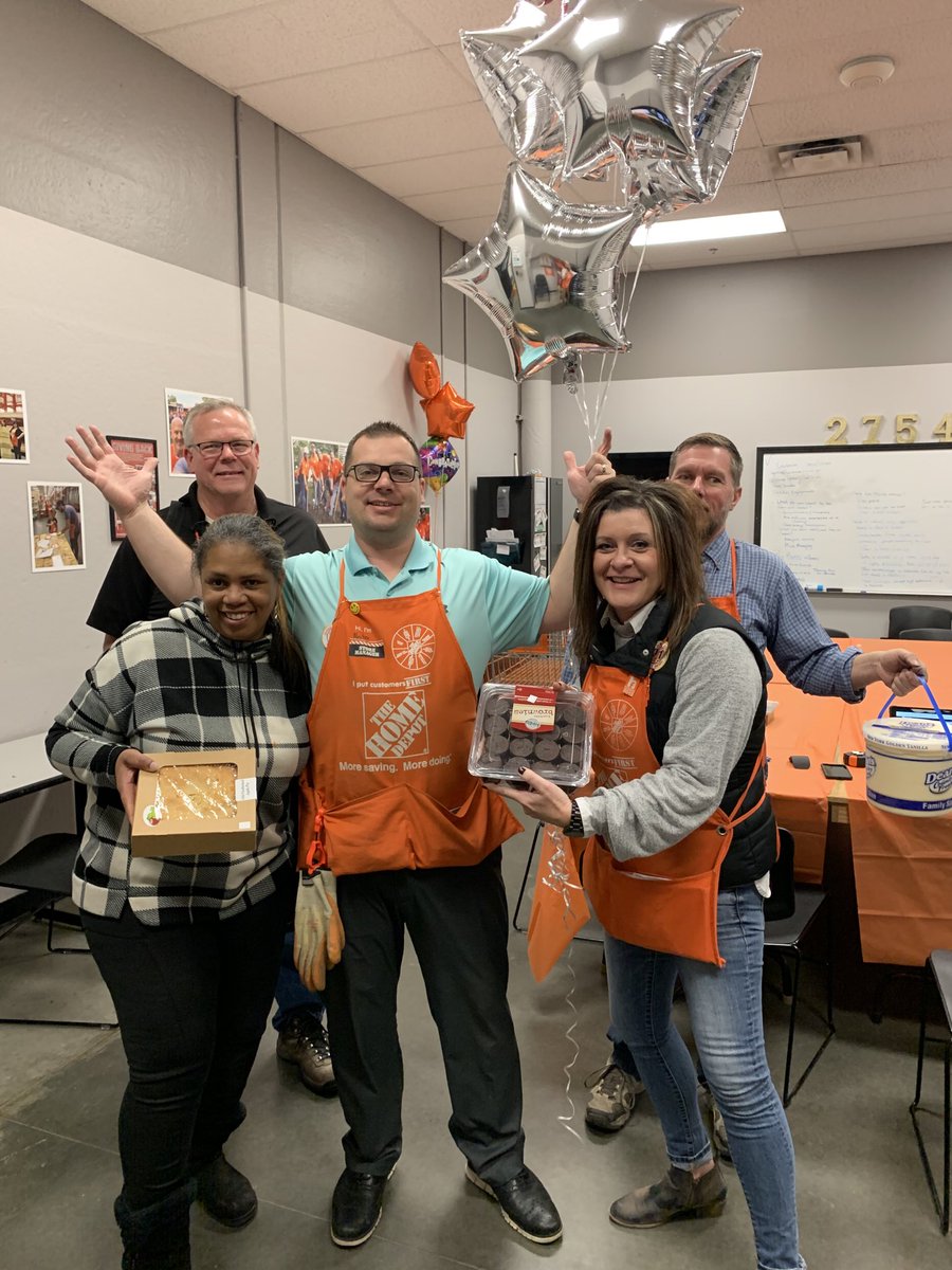 Happy Birthday Nate! ⁦@bobsaniga⁩ ⁦@nate_knowles⁦@kathyraglin840⁩ ⁦@HDHaar10⁩ ⁦@kimwiechert⁩ ⁦@GrimardSue⁩