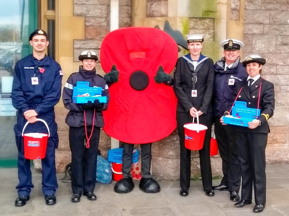 HMSFlyingFox's tweet photo. Our @RNReserve #Reservists are proud to be supporting #Bristol Poppy Day 2019.

We have been collecting on behalf of @PoppyLegion across the city today alongside colleagues from @RNASYeovilton.

#BristolPoppyAppeal #poppyappeal #operationpoppy #LestWeForget #WeWillRememberThem https://t.co/K1XL1524Lq