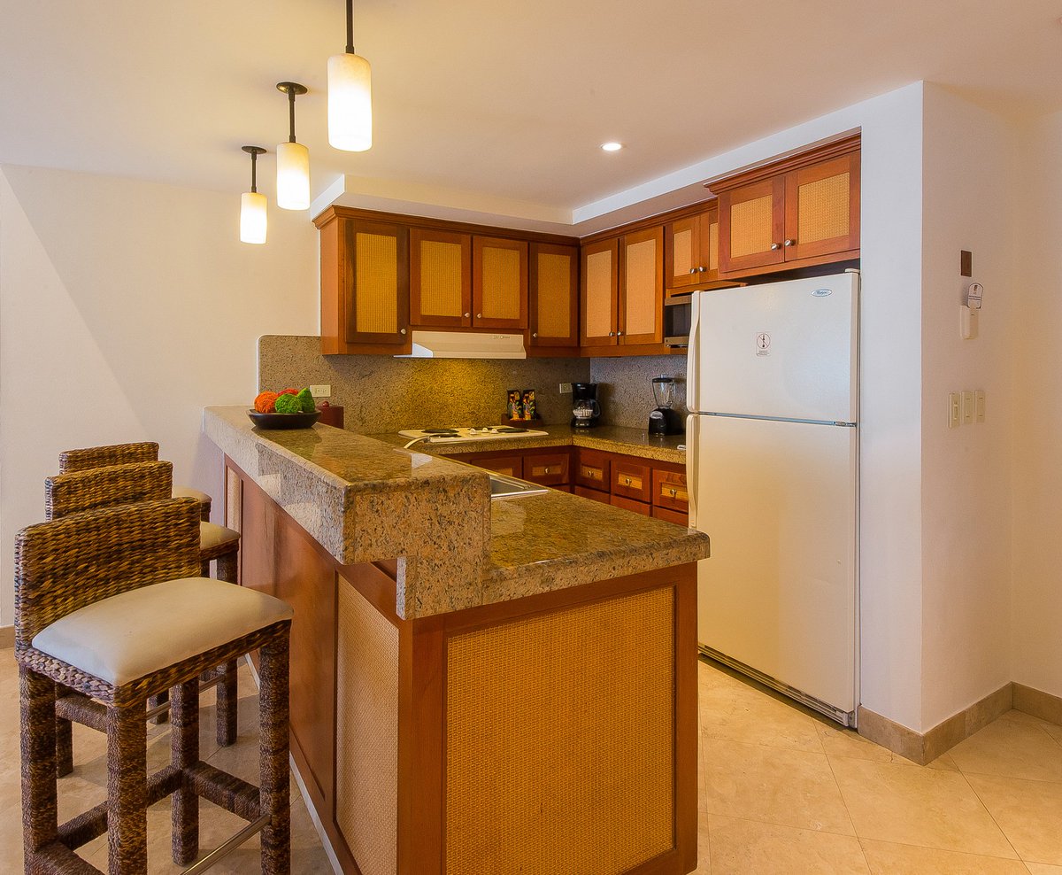 TheRidgeCabo's tweet photo. The suites at The Ridge at Playa Grande are an excellent home base for your Cabo vacation. Explore the nearby town and marina, or live it up with some much-need pool time. #VisitLosCabos #CaboSanLucas  #TheRidgeAtPlayaGrande 
https://t.co/vEPBhnjPAz https://t.co/E9lxsCEdZO