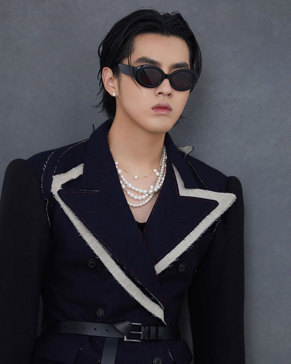 umusic's tweet photo. Happy birthday to everyone's favourite Galaxy Fanfan ✨ @KrisWu 🇨🇳🇨🇦 What's your favourite Kris song?

#HappyKrisWuDay

Let us know on IG too!
>> https://t.co/YuDP9dRywe https://t.co/mwD9RVW8RK