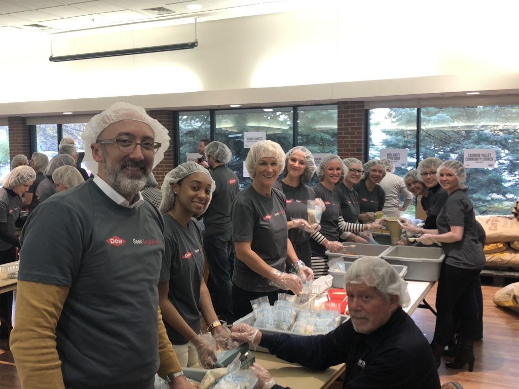 petergudritz's tweet photo. Some @DowNewsroom Public Affairs colleagues partnered with @kahcoalition to pack more than 20,000 meals this morning. Meals will be used locally and sent to the US Gulf Coast and abroad. A great way to start the day. https://t.co/V2QUHWWrWI