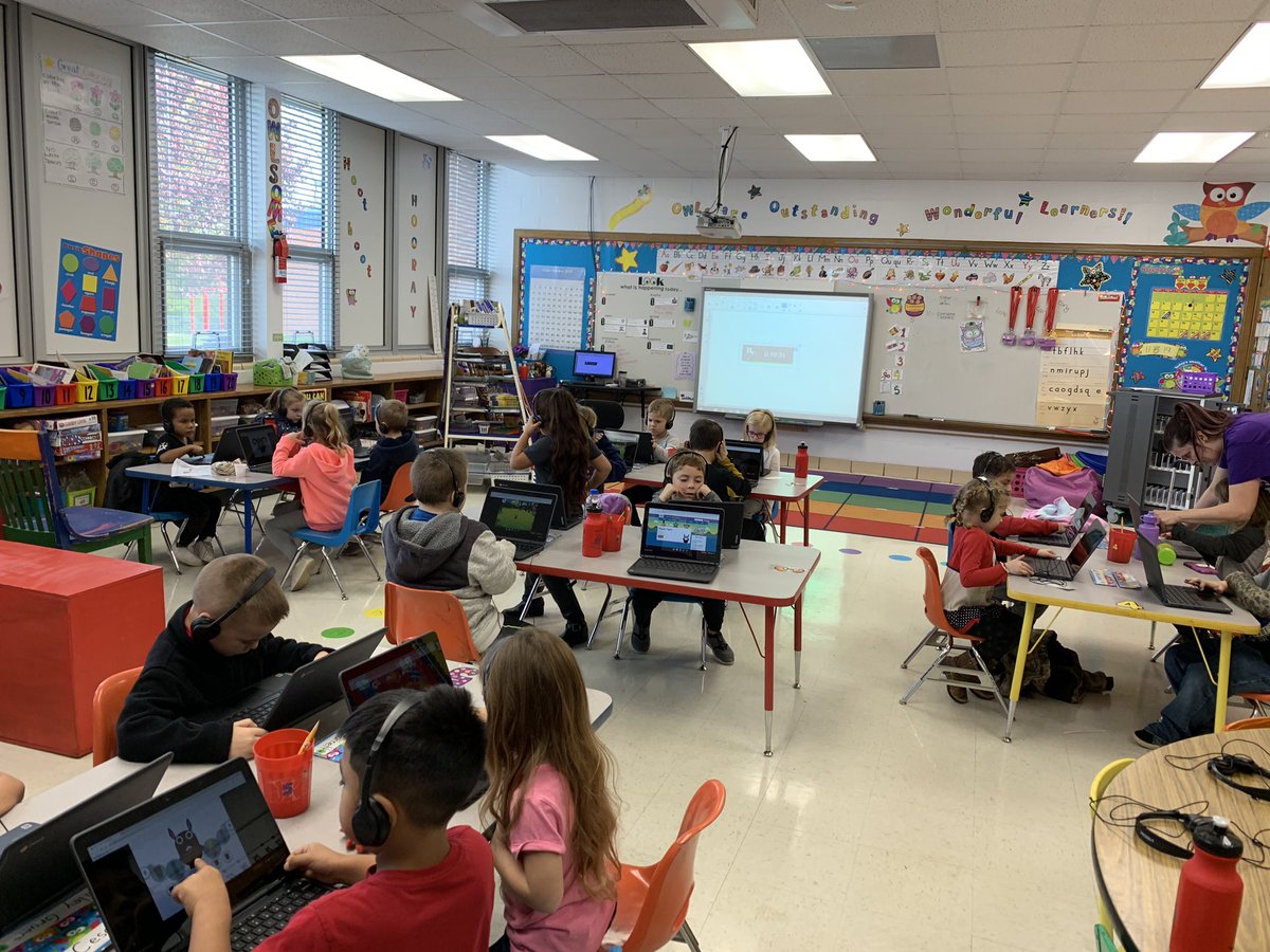 Look at these awesome K @MexicoMoSchools Ss practicing their letter identification and sounds on chrome books using Teach Your Monster to Read. #OneSchoolOneFamily #MEX59TLC #tlap #LearnLAP #MOEDchat #KidsDeserveIt #DitchBook