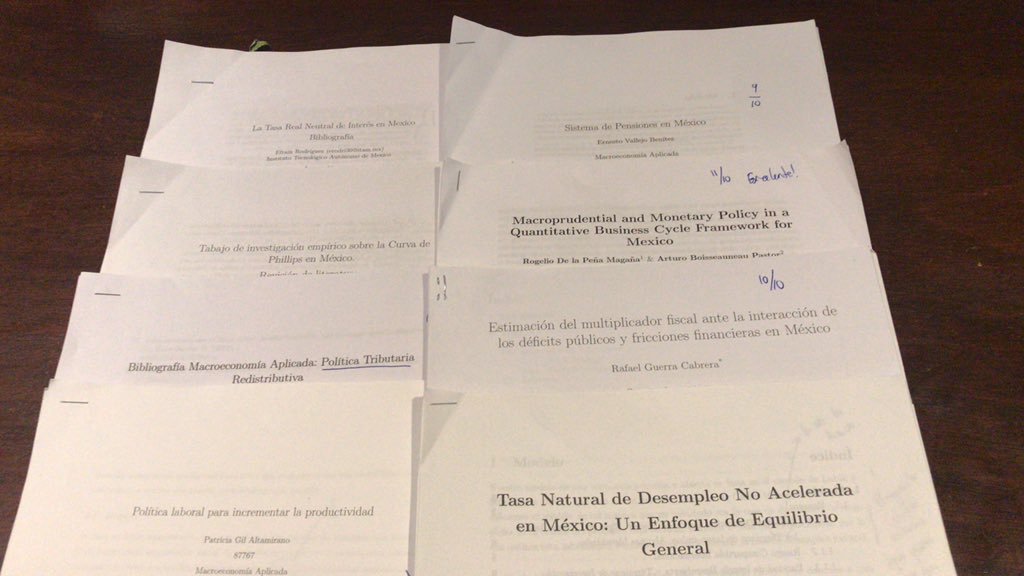 Victor_Ayala's tweet photo. No hay mejor forma de celebrar el #Diadeleconomista que agradeciendo a mis alumnos por sus excelentes propuestas de investigación macro con un enfoque basado en el paradigma del #DSGE #AppliedMacro https://t.co/S5XVvcGDjr