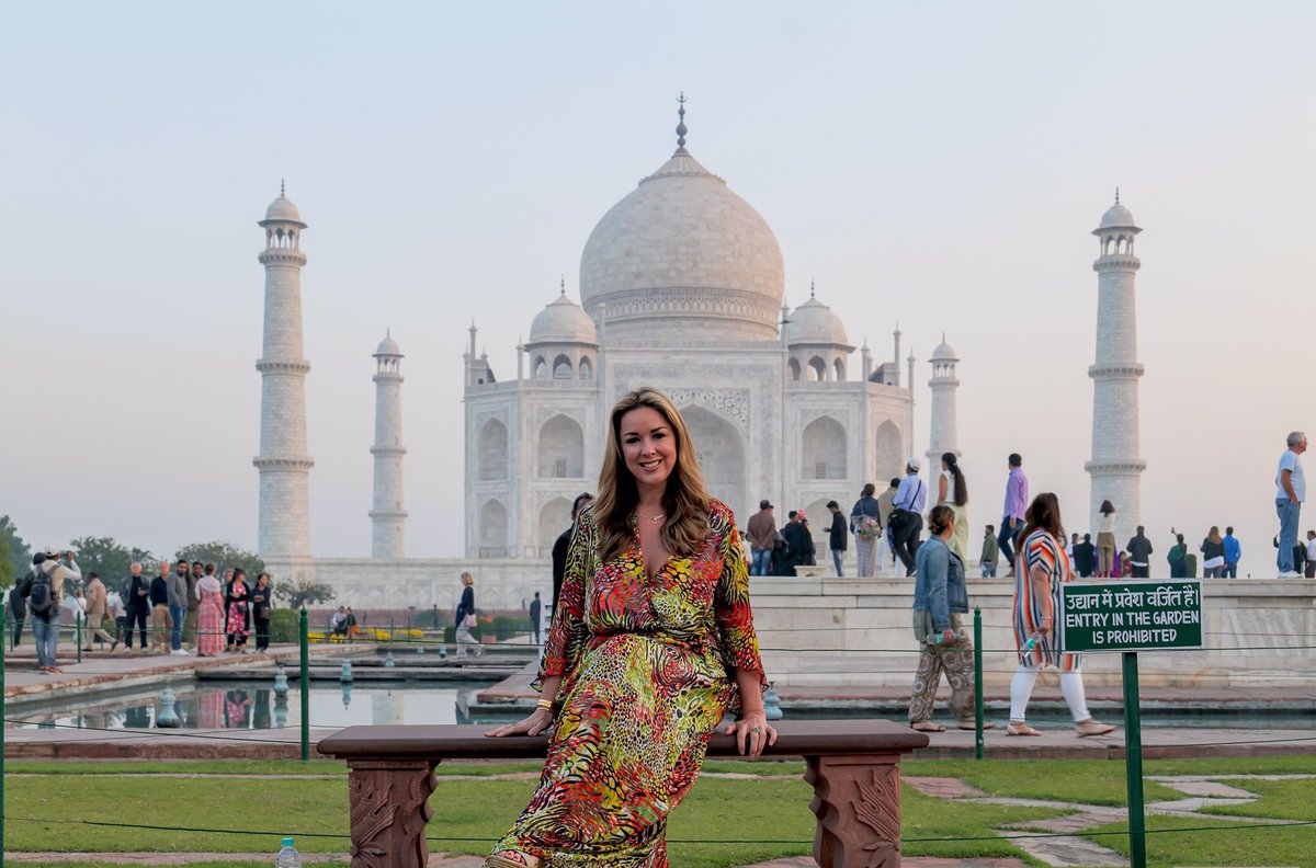 Read our #exclusive interview with <a href="/clairesweeney/">Claire Sweeney</a> #Travel ambassador for <a href="/JustYouHolidays/">Just You</a> to discover more about her experiences on their popular Spirit of #India #tour for solo travellers selecttravelholidays.co.uk/blog/exclusive…
