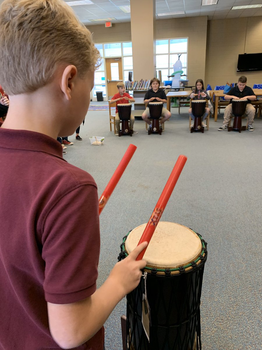 MrHarwoodMusic's tweet photo. @dancingdrum with these @GQES_Dragons 4th graders! @RSSinformation @AprilBSpry @lynn_moody @Eisa_Cox #Teamwork #DancingDrum https://t.co/4LdB1lNJEp