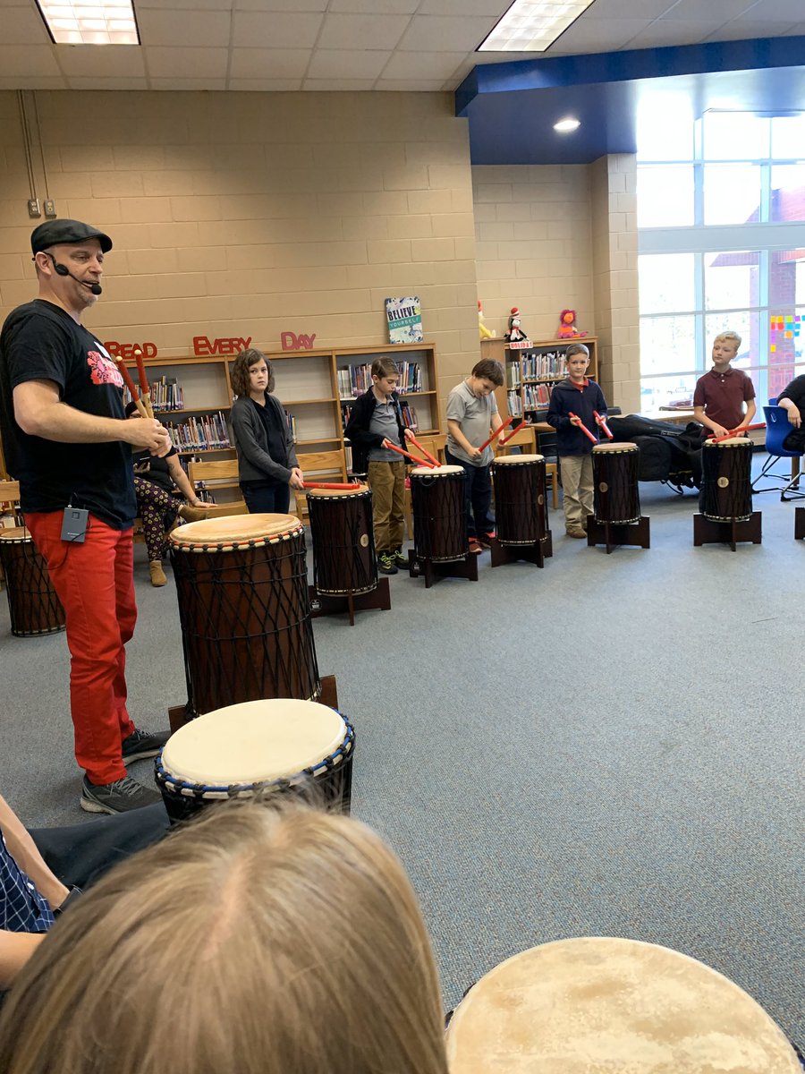 MrHarwoodMusic's tweet photo. @dancingdrum with these @GQES_Dragons 4th graders! @RSSinformation @AprilBSpry @lynn_moody @Eisa_Cox #Teamwork #DancingDrum https://t.co/4LdB1lNJEp