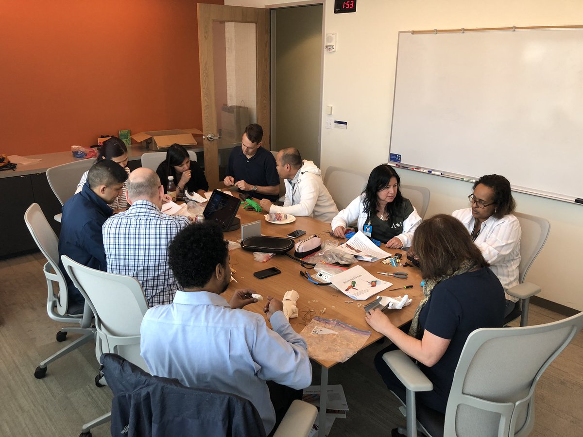 bobzero's tweet photo. More great photos from last week’s event to raise awareness for kids with limb differences #differentheroes #MSFTGive #MSFTServicesGive #MSFTLife https://t.co/n6skfOxLV4