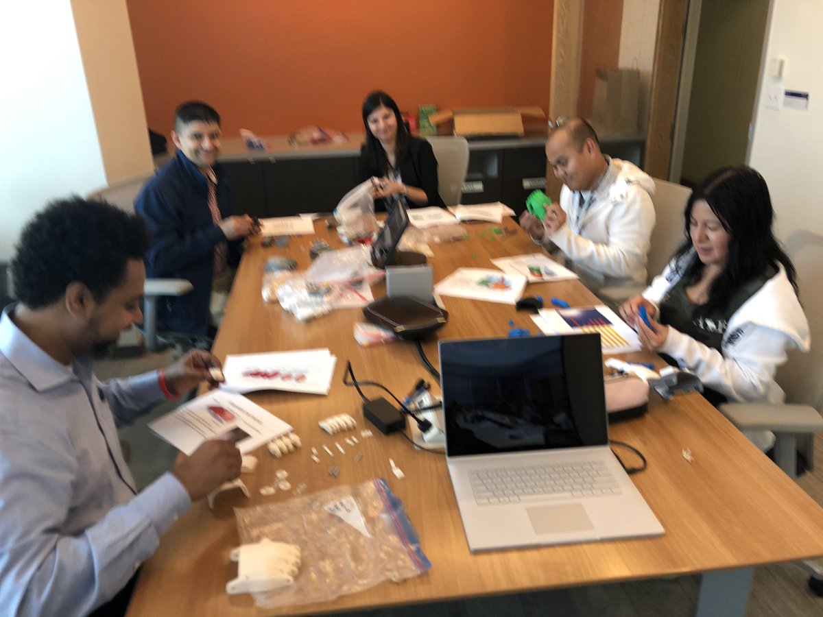 bobzero's tweet photo. More great photos from last week’s event to raise awareness for kids with limb differences #differentheroes #MSFTGive #MSFTServicesGive #MSFTLife https://t.co/n6skfOxLV4