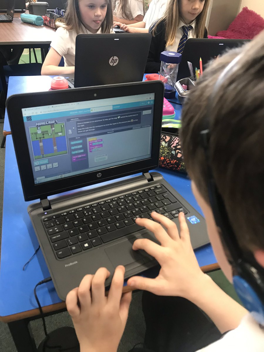 SalinePS's tweet image. Developing lots of ICT skills today on @codeorg #pivotanimator #chromemusiclab & having #fun & #enjoyment along the way!