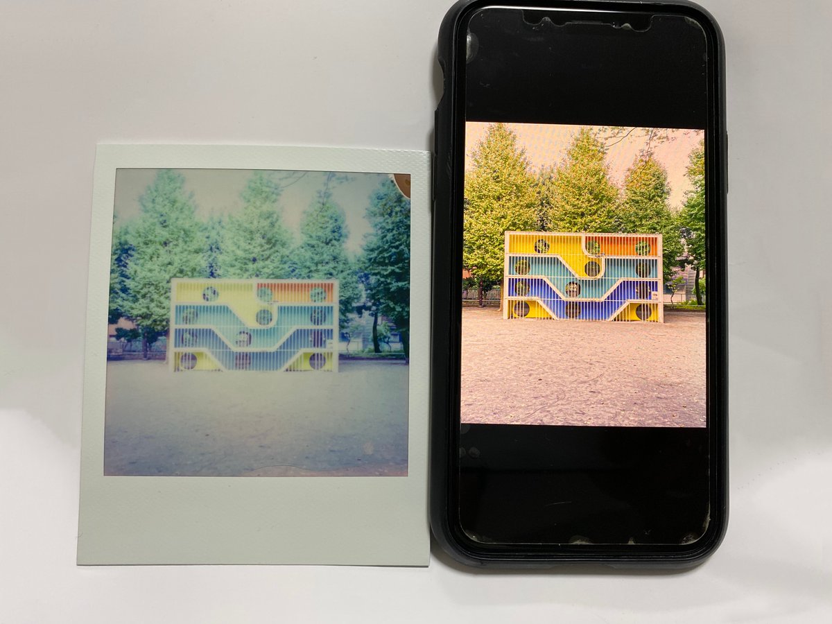 yoshihiro1105's tweet image. 早速、渋谷ロフトで #PolaroidLab 試してきた。良い感じの色。

あとストラップとかアルバムとかグッズが展開されてた。アルバム欲しいな。

#ポラロイドオリジナルズ #polaroidoriginals #polaroid