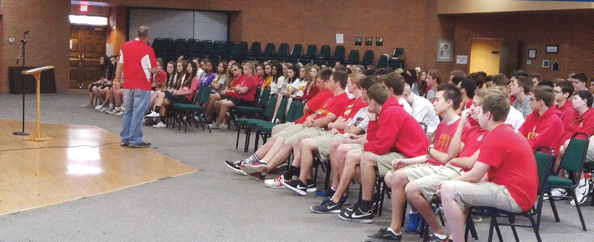 SetonCatholicAZ's tweet photo. Class retreats are just one way we grow in our faith at Seton and retreats connect us throughout our history as they have been offered through every generation! #seton65 https://t.co/5nOg8c9HSf