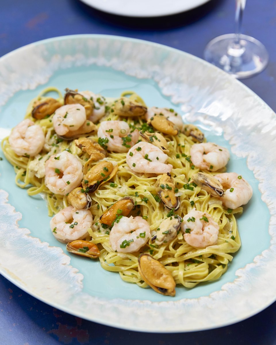 This delicious sharing seafood linguine is seeing us into the weekend! #fridayfeeling #extralargeportion #haicenato