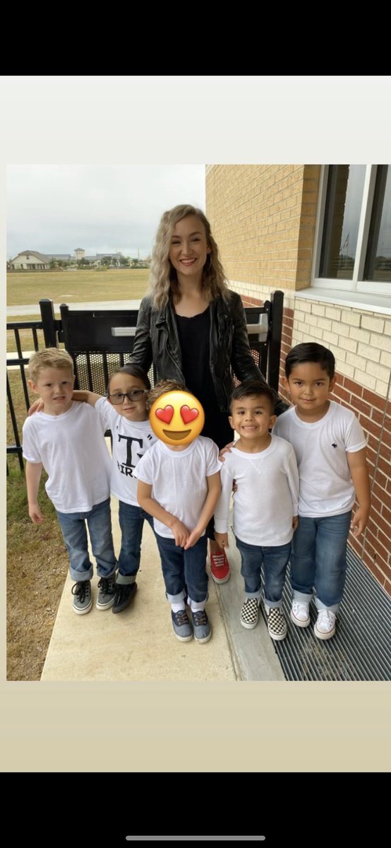 Sandy and the T-Birds celebrating the 50th day of school! So proud of all my sweet kiddos!! #LeadTheCharge <a href="/KallisonKinder/">Kallison Kinder</a> <a href="/NISDKallison/">Kallison Elementary</a>