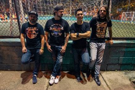 Tr3sdecorazon: “El rock de Medellín es la voz de los jóvenes que hemos visto nuestra ciudad crecer, caer y levantarse” madridtenemosquehablar.wordpress.com/2019/11/06/tr3…