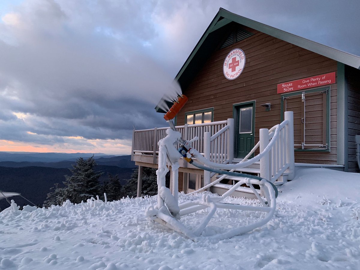 StoweMtResort's tweet photo. This is how we get ready for winter. How are you getting ready? #warmuptowinter #stowemt 

⚠️NEW THIS SEASON⚠️ Follow @StoweMtAlerts on Twitter for up-to-the-minute information on @StoweMtResort weather, operations, terrain and more!

📸: Max Constant https://t.co/J5tqOrFCgd