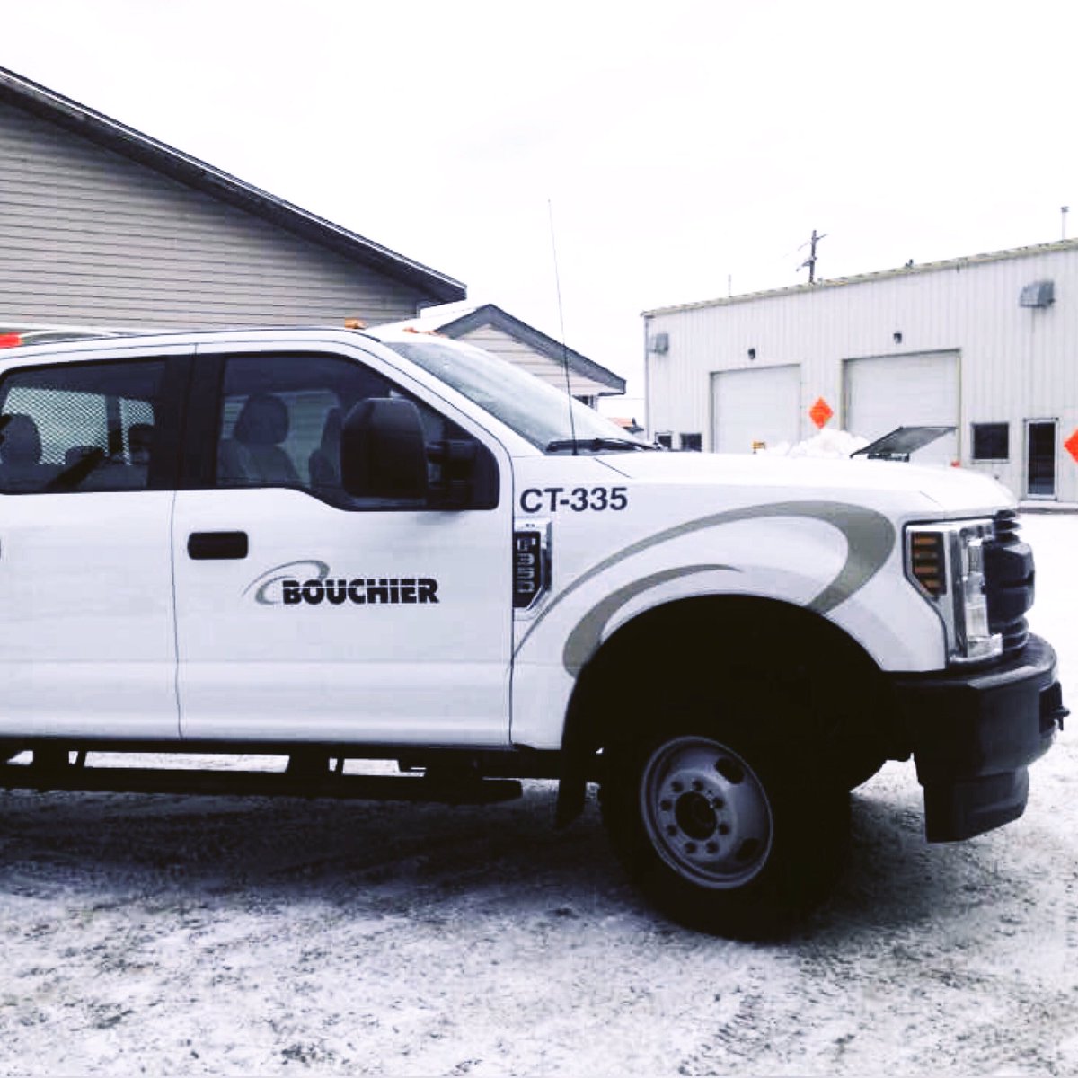 We love doing fleet vehicles!!!❤️ Thanks Bouchier for working with us!
.
#bouchier #fleet #trucks #decals #fortmcmurray #ymm #oilsands #oilsandlife #rmwb #branding #signs #billboard #winter #winteriscoming