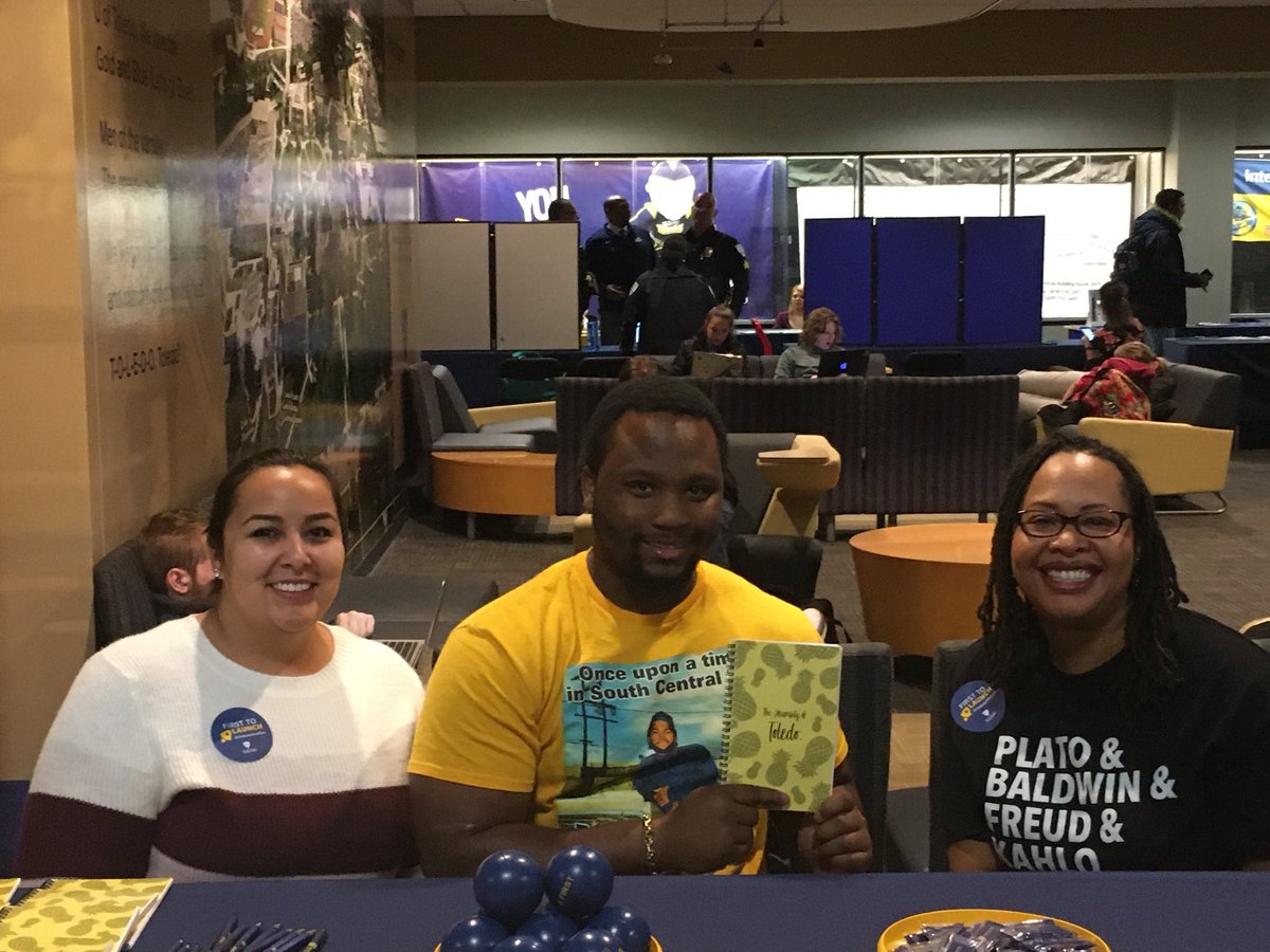 UToledoFirst's tweet image. The resource fair is going on now. Come see us! #first2launchUToledo #CelebrateFirstGen