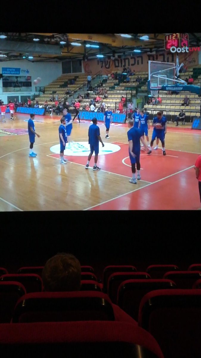 Geurt72's tweet image. We zitten er klaar voor in de @Pathe  Zwolle. @LandstedeBasket SUCCES!!!!