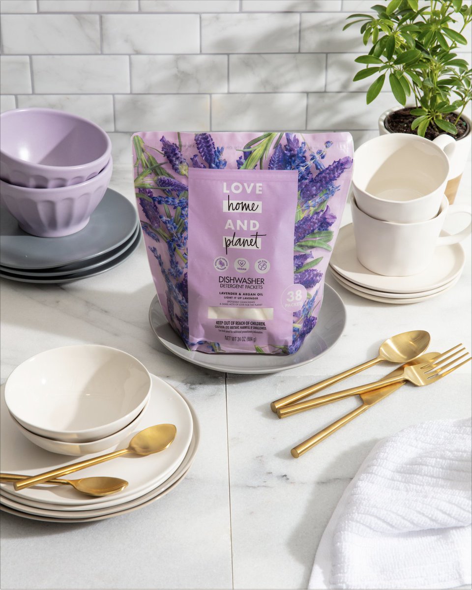 lovehomeplanet's tweet photo. Did you know your dishwasher uses less water than washing by hand?💧With our pre-measured Lavender &amp; Argan Oil Dishwasher Detergent Packets, you can save a little time and water while showing your🏡 and the 🌎 some #smallactsoflove💜 https://t.co/XuBb7dsDZq