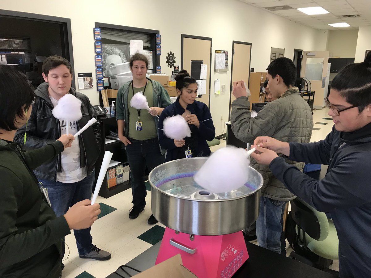warrensworlds's tweet photo. Global High’s electronics class makes an emergency repair on WHS Student Council’s cotton candy machine... and of course,.. a field test is required !! @Wax_GlobalHS @WaxahachieISD @WISD_CTE @AnnaMarieWarre1 #globalhs #MakeSomething https://t.co/BTHJLFWlHy
