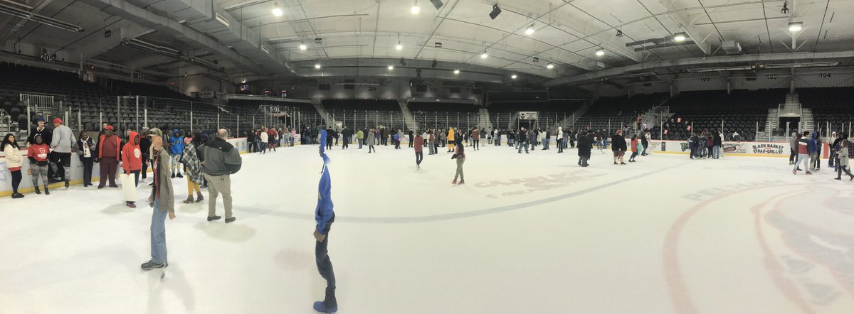 gregburden55's tweet photo. Thanks to the Birmingham Bulls for a great day on the ice with our JEFCOED students! @JEFCOED @AlabamaDeptofEd https://t.co/5WYqrrOZJv