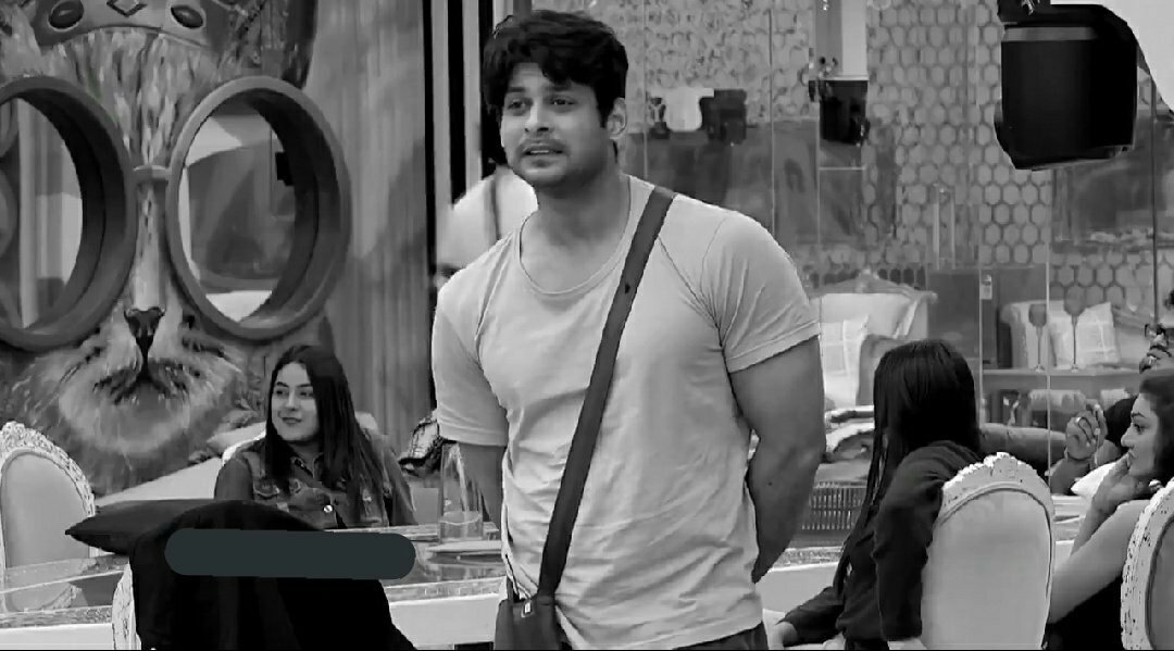 sonusood_india's tweet photo. Whom uhh supprting??

Like #MahiraSharma
Retweet #SidhartShukla
#WeSupportSidShukla 
#bb13 #BiggBoss13 #biggboss https://t.co/Hq7k2yyc5J