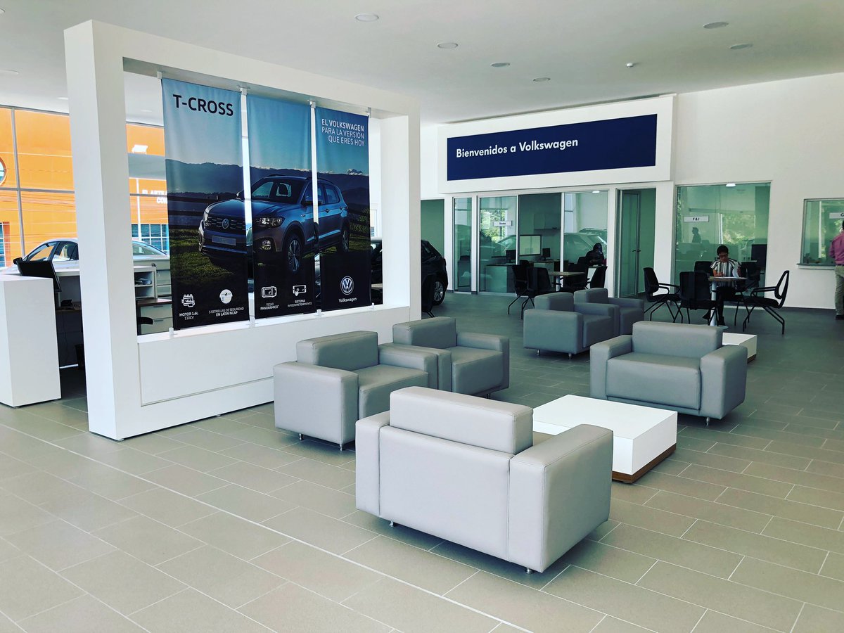 AuronMobiliario's tweet photo. Nos complace compartir con ustedes la creación del espacio de showroom de nuestro cliente Autosierra https://t.co/OlivpZo2jk