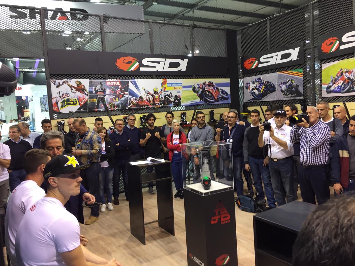 SidiSport's tweet image. Sidi introduces ATOJO SRS...
Do you know what’s the meaning???
▶️“A” Alessandro Lupino
▶️“TO” Tony Cairoli
▶️“JO” Jorge Prado
👍🏻😉
@SidiSport @official_eicma
