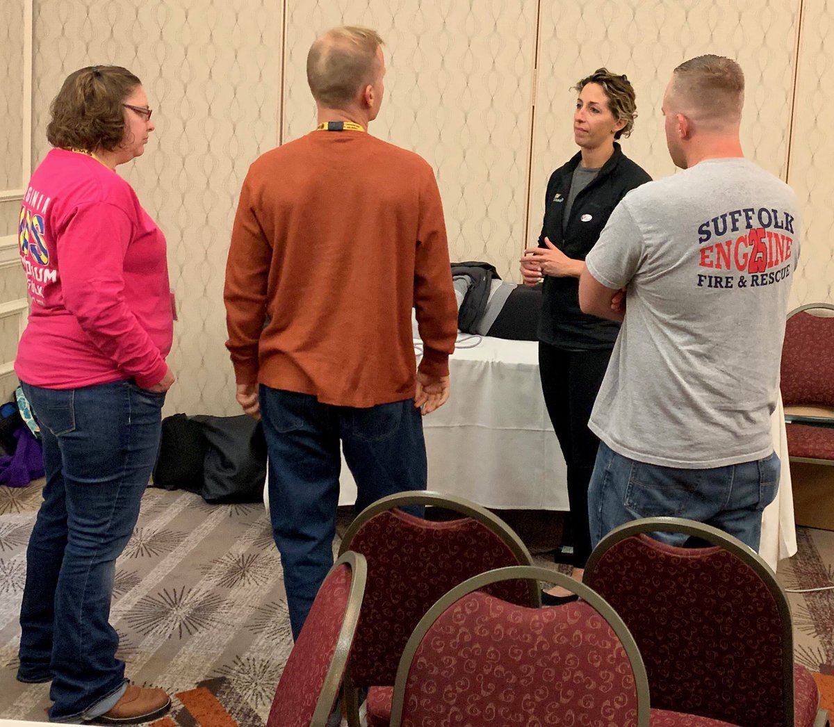 ultrasound_vcu's tweet photo. VCU Ultrasound teaching pre-hospital providers at the Virginia EMS Symposium #vcuultrasound #ems #norfolk https://t.co/DPFXtFYJrV
