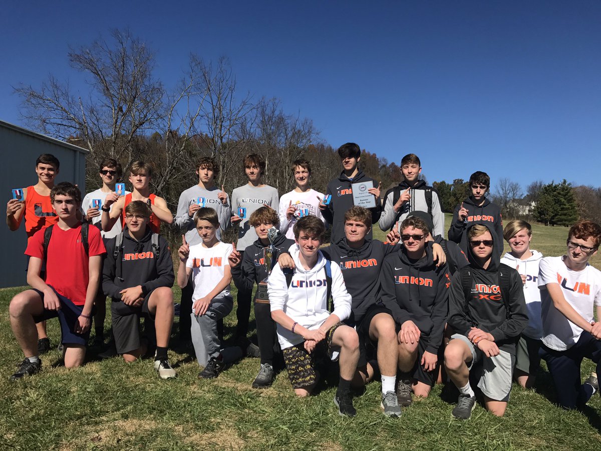 eschenck403's tweet photo. Running Bears sweep the Region D Cross Country Championships. Girls win and have two All-Region runners. Boys win and score a perfect score of 15 while having 7 All-Region runners. These Bears can run. State Tournament next Saturday. #Exit137 #RunBearsRun #TheU https://t.co/idaq13WoOA