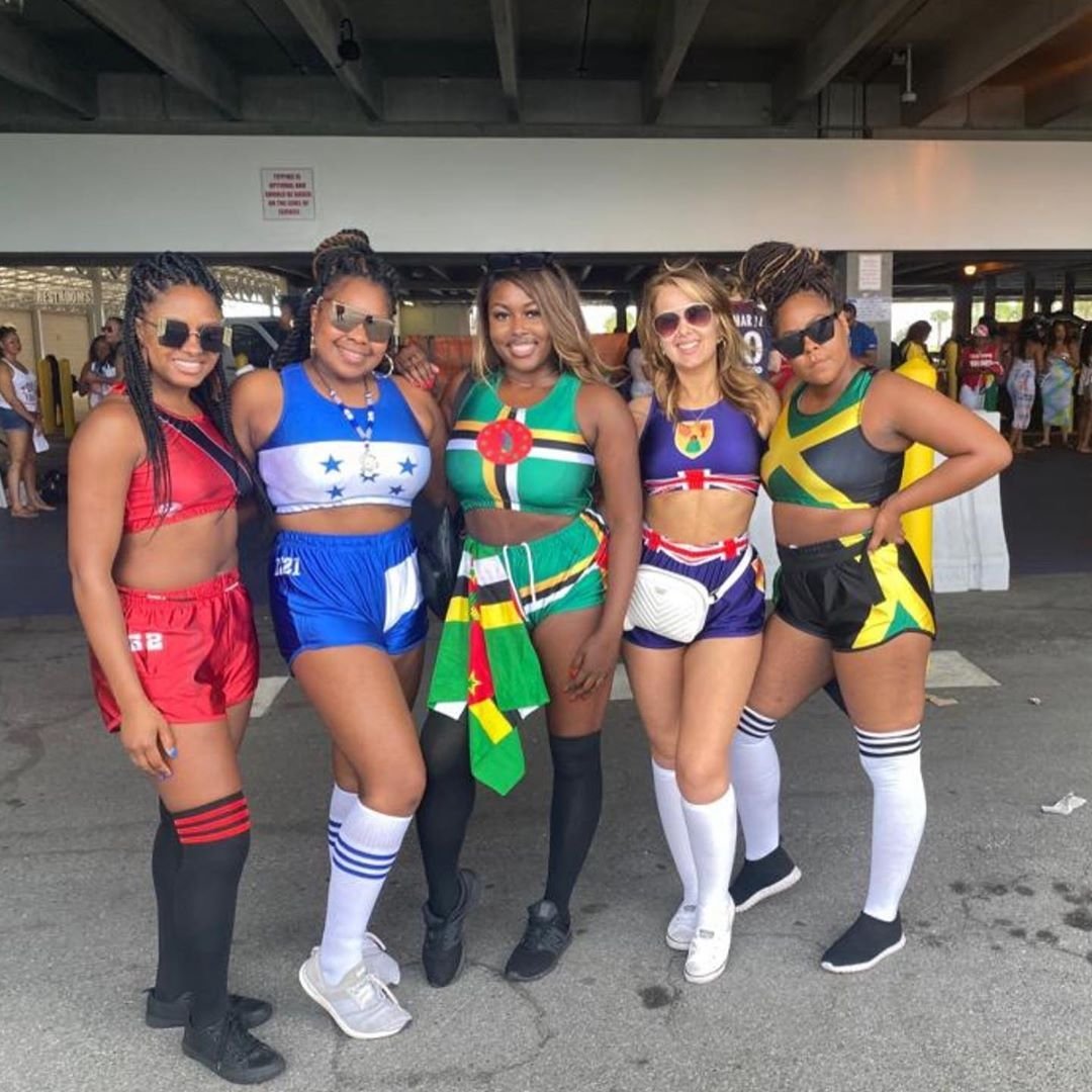 CaribCookSchool's tweet photo. RT @AddictionXCo
Wen di WHOLE crew wid it ๐ฅ
#AddictionCo https://t.co/NsqaF7OhJ7 #repyourflag #Caribbean #islandlife @CaribGrlsRck @Caribfluencers @karibkollective @acubien @islandvibesmag @CarnevaleNet @bahamianista242 @YardHype #carnival #soca #dancehall #Calypso