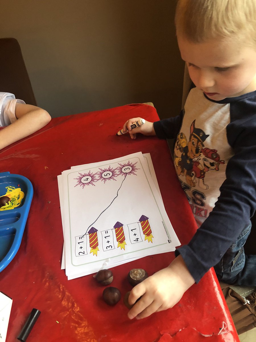 nicholareagan's tweet photo. Using the conkers we collected for counting and crafts #stem #naturalresourses  #numeracy @ScotChildmind https://t.co/4NbJy08nCA