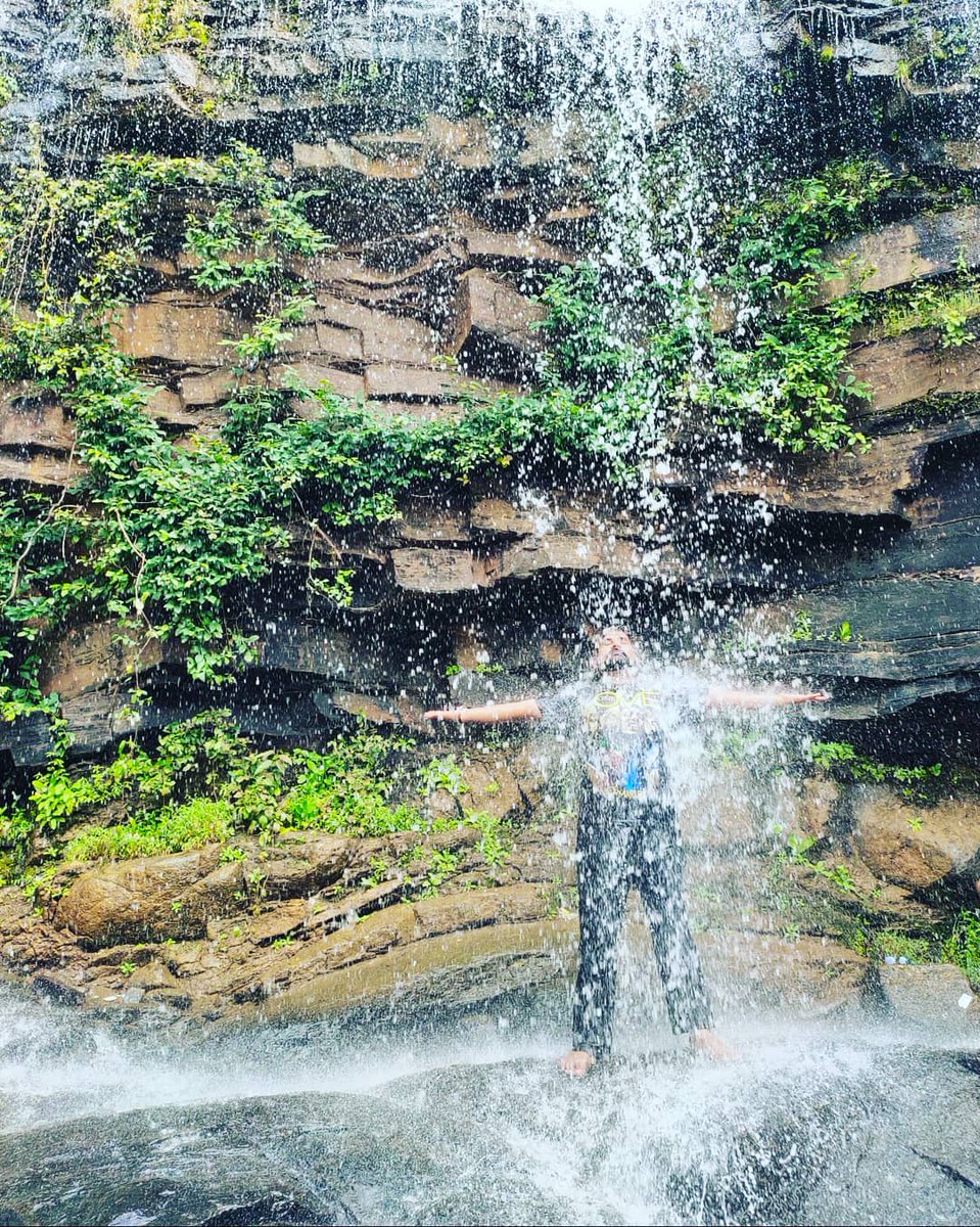 I love the sound of pounding waterfalls ❤💦🎼🎶 #Jatmai #Ghatarani #Waterfall #Gariyaband #Raipur #Chhattisgarh #beautifulplace #awesomenature 🌿🍃
#Mustvisitplace @bhupeshbaghel @GoChhattisgarh
