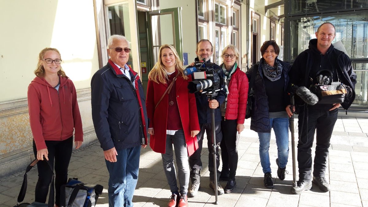 Mit dem STATIONEN-Team in Hof&amp;Plauen. Zeitzeugen getroffen &amp; mal wieder #Soljanka gegessen #Mauerfall @BR_Religion br.de/stationen/30-j…