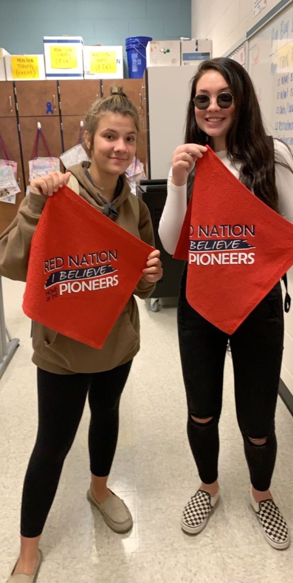 leadphs's tweet photo. We’re selling rally towels for Friday’s game! Stop by our table in Commons 1 at lunch TOMORROW to buy one for $3! We have a LIMITED supply so get them while you can. Proceeds go to Mini-Thon ❤️ https://t.co/HjlbWedHDj