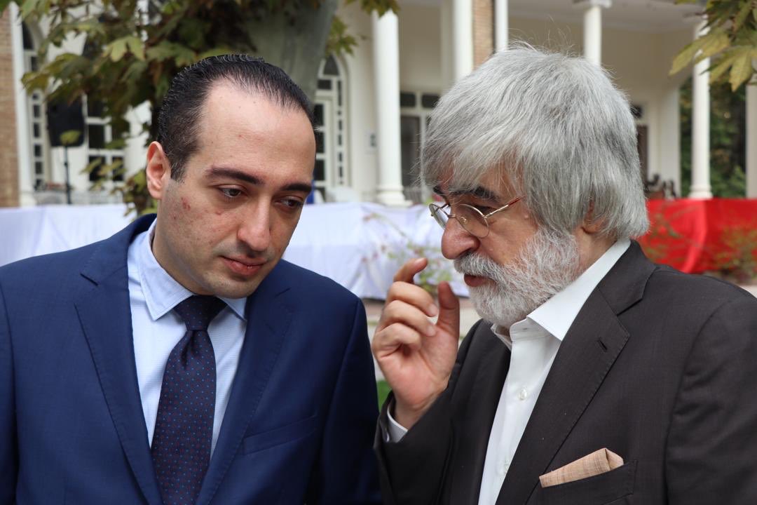 NavidJL's tweet image. 3/3
On the occasion of the Italian Armed Forces Day.
In the Italian Residence in Tehran (#فرمانیه)
04 November 2019
@ItalyinIran @Assafir_Perrone #Italy #ItalianArmedForces #GiuseppePerrone #NavidJamshidi #نویدجمشیدی #ایرج_جمشیدی