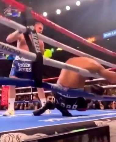 To make sure his dive was convincing.. as Kovalev went down he folded his ankle over the wrong way risking ligament damaged & a possibly fracture, SMH..🤨

yeah.. we need to come up w/a whole new classification of asshole for the muppets espousing that BULLSHIT.! #CaneloKovalev