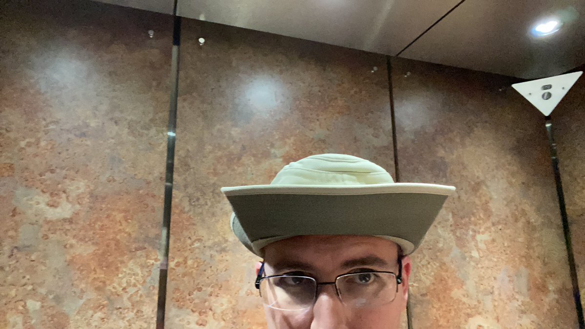 sqlhat's tweet image. I’ve been rescued and am on my way back to #passsummit